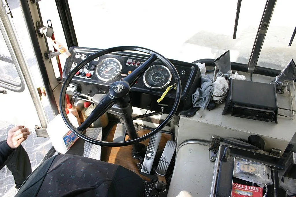 Pupitre de conducción del Pegaso 5081/1 Cirereta