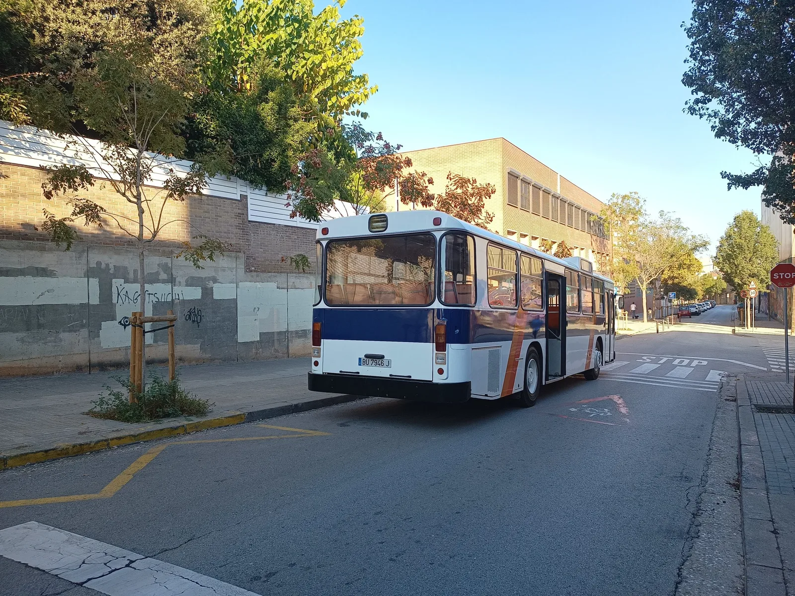 Heckansicht des Busses.